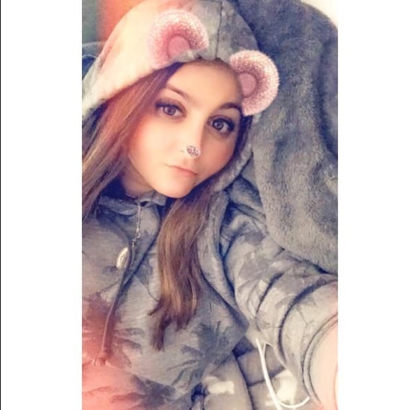 Meet your Posher, Sara - Picture 2 of 8